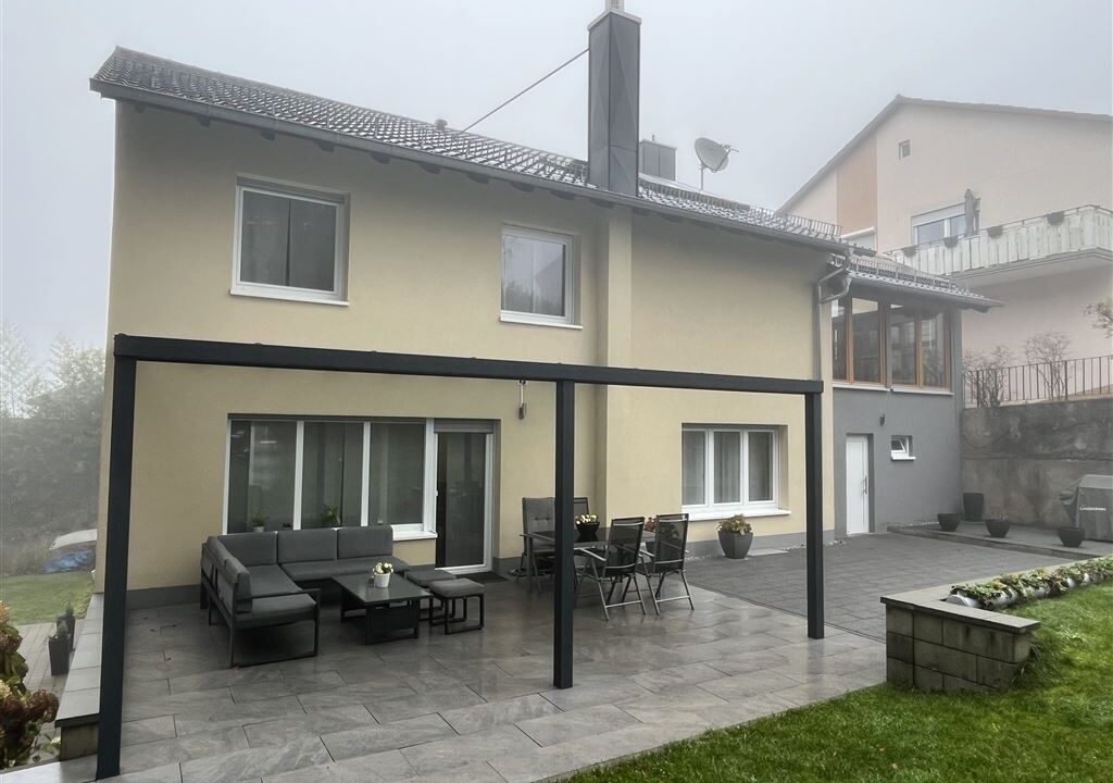 überdachte Terrasse