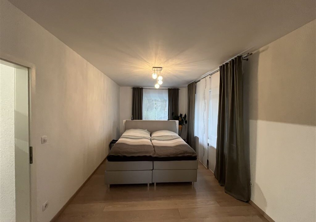 Schlafzimmer III