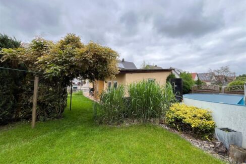 Garten mit Pool