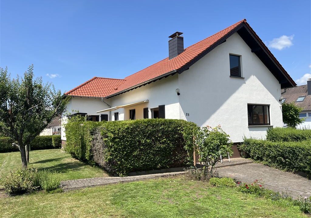 Haus mit Grünfläche