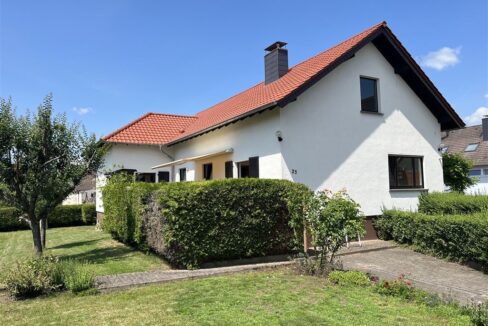 Haus mit Grünfläche